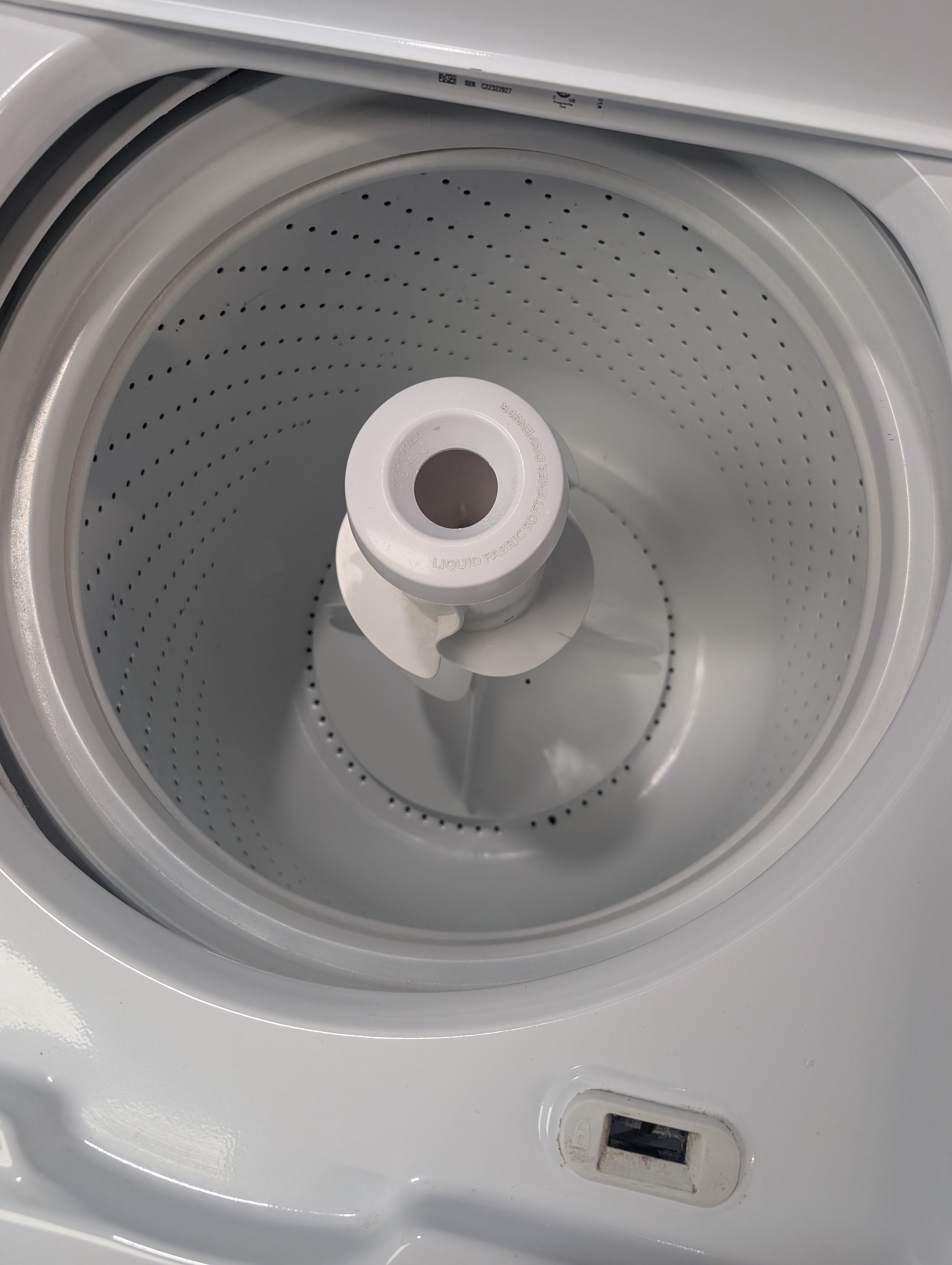 Used Whirlpool 3.5 cubic foot top load washer with agitator and 6.5 cubic ft Electric Dryer Set